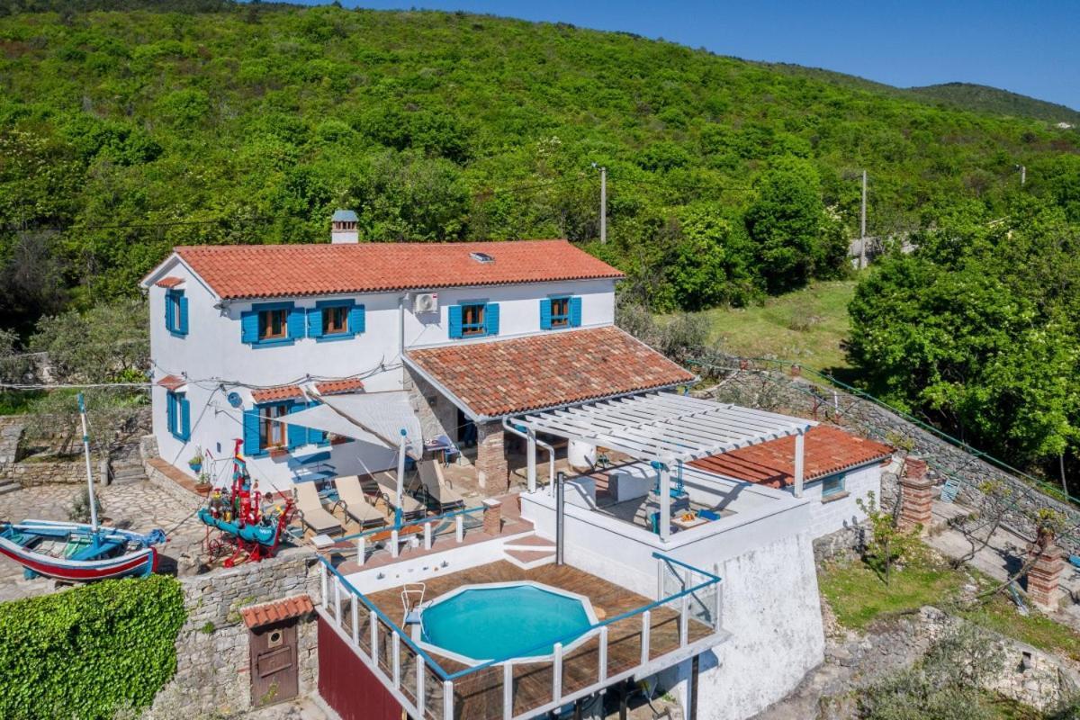 Crni In Crni - Haus Fuer 6 Personen Villa Labin  Buitenkant foto