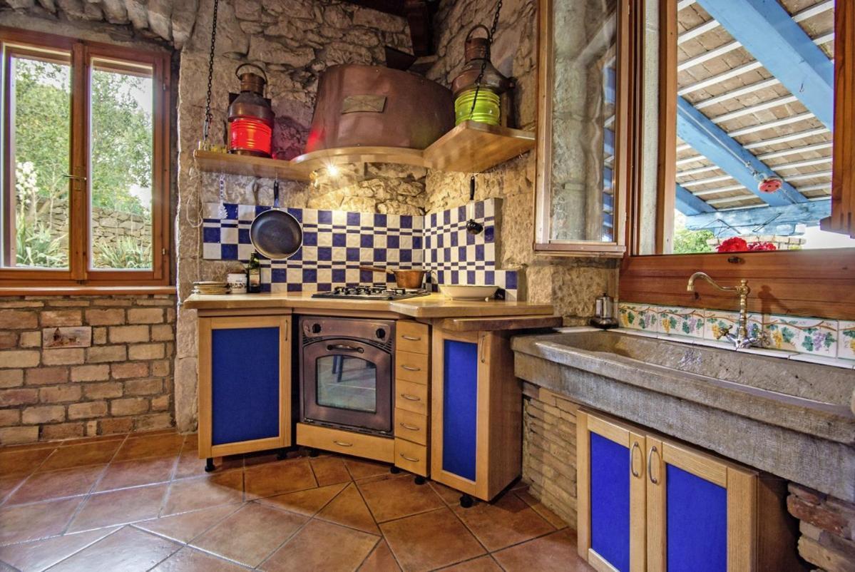 Crni In Crni - Haus Fuer 6 Personen Villa Labin  Buitenkant foto