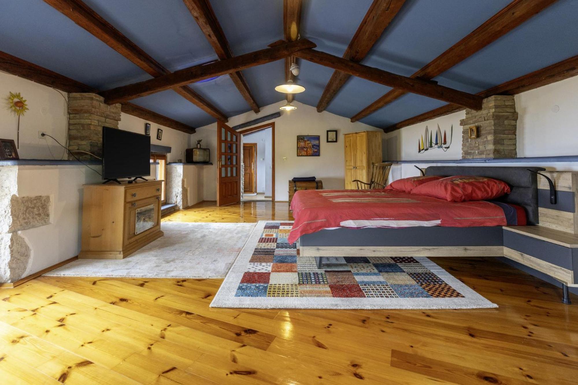 Crni In Crni - Haus Fuer 6 Personen Villa Labin  Buitenkant foto
